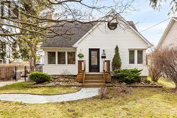 1166 MINEOLA GARDENS  Mississauga, ON L5G 3X9