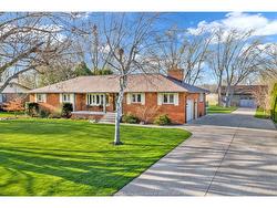 2740 BOUFFARD Lasalle, ON N9H 1W2