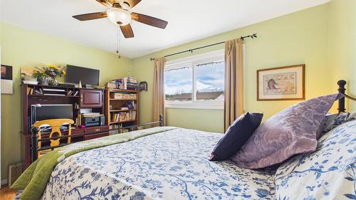 2220 3A Street, Cranbrook, BC - Indoor Photo Showing Bedroom