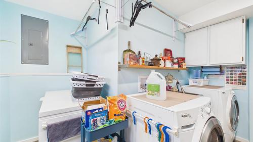 2220 3A Street, Cranbrook, BC - Indoor Photo Showing Laundry Room