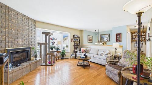 2220 3A Street, Cranbrook, BC - Indoor Photo Showing Living Room With Fireplace