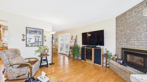 2220 3A Street, Cranbrook, BC - Indoor Photo Showing Living Room With Fireplace