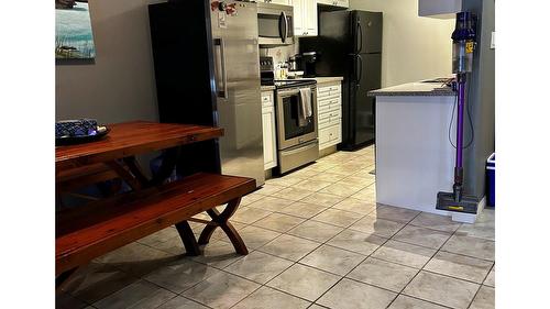 1025-930 Dogwood Drive, Kimberley, BC - Indoor Photo Showing Kitchen