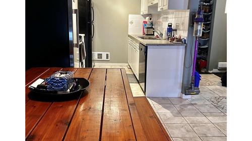 1025-930 Dogwood Drive, Kimberley, BC - Indoor Photo Showing Kitchen