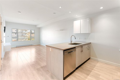 304-3333 Glasgow Ave  Saanich, BC V8X 1M5