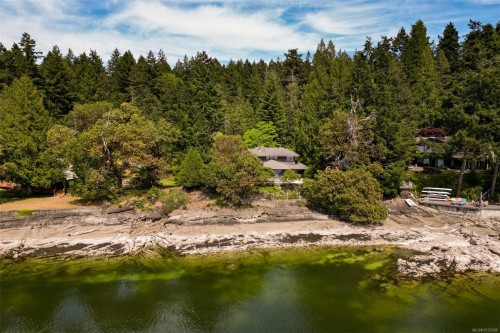 114 Arbutus Rd, Salt Spring, BC 