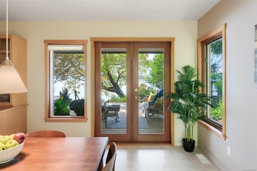 114 Arbutus Rd, Salt Spring, BC 