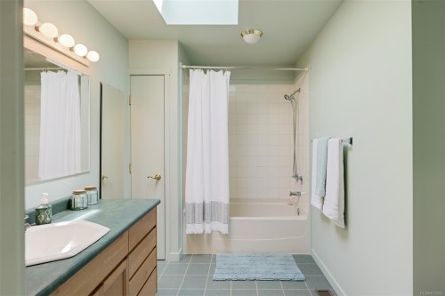 114 Arbutus Rd, Salt Spring, BC 