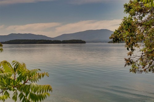 114 Arbutus Rd, Salt Spring, BC 