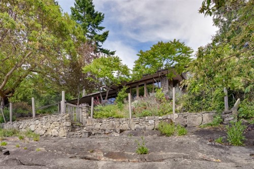 114 Arbutus Rd, Salt Spring, BC 