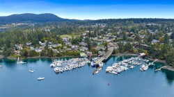 767 Harding Lane Central Saanich, BC V8M 2G2