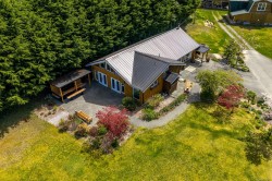 885 Lanqvist Rd Hyde Creek, BC V0N 2R0