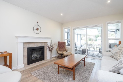 2900 Jonas Way, Chemainus, BC - Indoor Photo Showing Living Room With Fireplace