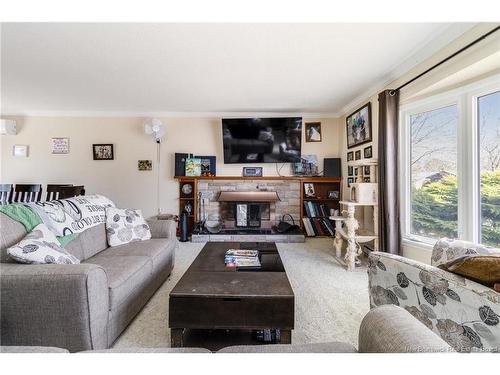 186 Willingdon St, Fredericton, NB 