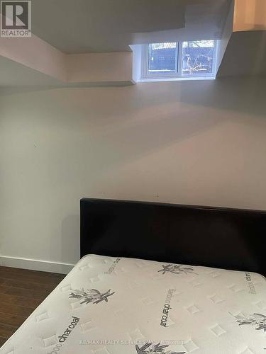 920 Ledbury Crescent, Mississauga, ON - Indoor Photo Showing Bedroom