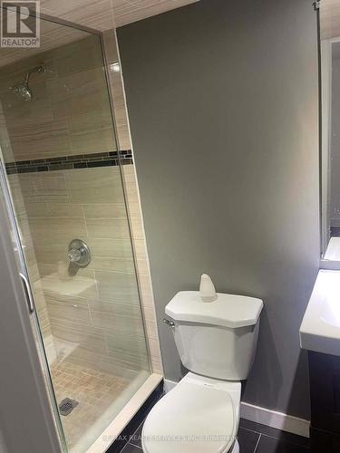 920 Ledbury Crescent, Mississauga, ON - Indoor Photo Showing Bathroom