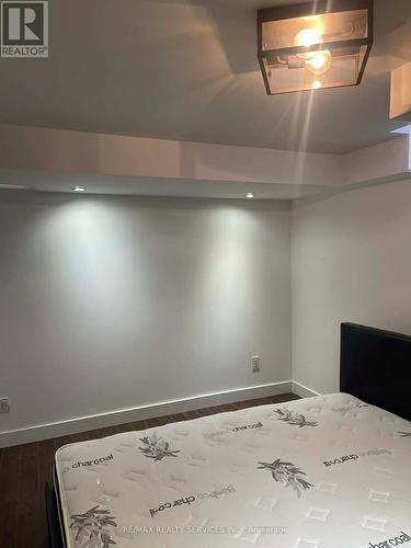 920 Ledbury Crescent, Mississauga, ON - Indoor