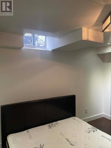 920 Ledbury Crescent, Mississauga, ON - Indoor Photo Showing Bedroom