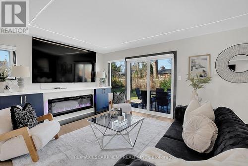1915 Delaney Drive, Mississauga, ON - Indoor Photo Showing Living Room With Fireplace