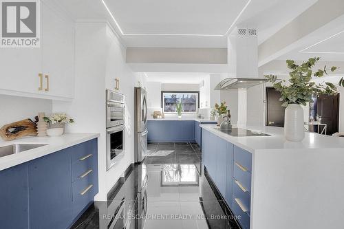 1915 Delaney Drive, Mississauga, ON - Indoor Photo Showing Kitchen