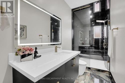 1915 Delaney Drive, Mississauga, ON - Indoor Photo Showing Bathroom