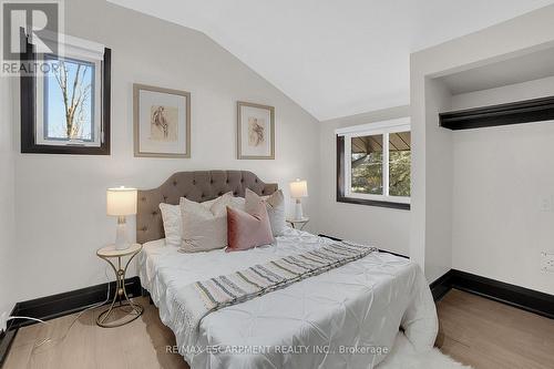 1915 Delaney Drive, Mississauga, ON - Indoor Photo Showing Bedroom