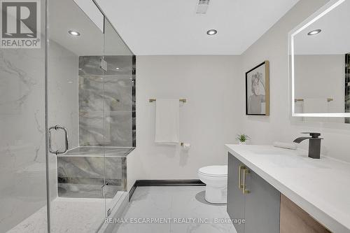1915 Delaney Drive, Mississauga, ON - Indoor Photo Showing Bathroom