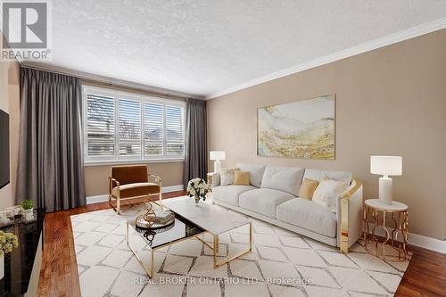 VS - 379 Talbot Street, Hamilton, ON - Indoor Photo Showing Living Room