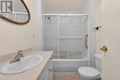 379 Talbot Street, Hamilton, ON - Indoor Photo Showing Bathroom