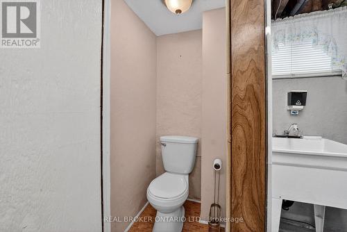 379 Talbot Street, Hamilton, ON - Indoor Photo Showing Bathroom