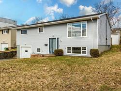 43 Woodlawn Road  Dartmouth, NS B2W 2R7
