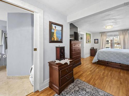 949 Mclean Street, Halifax, NS 