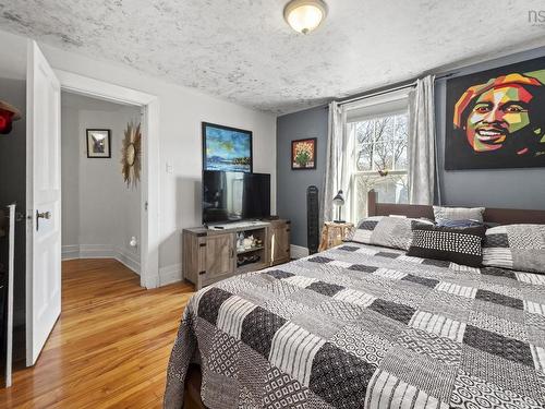 949 Mclean Street, Halifax, NS 