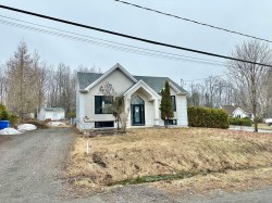 46 Rue de La Rochellière  Saint-Colomban, QC J5K 2E1