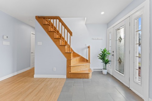 Hall d'entrée/Vestibule - 4 Rue Lambert, Repentigny (Repentigny), QC - Indoor Photo Showing Other Room