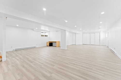 Salle familiale - 4 Rue Lambert, Repentigny (Repentigny), QC - Indoor
