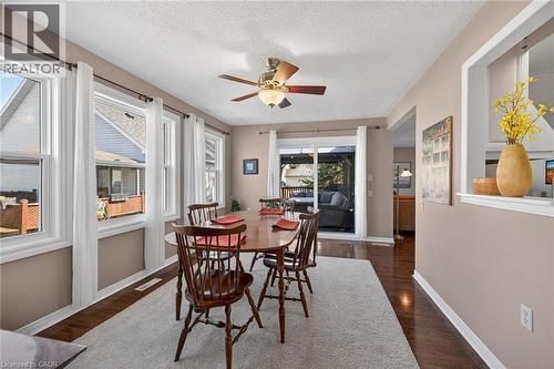 232 Silverbirch Boulevard, Hamilton, ON - Indoor Photo Showing Dining Room