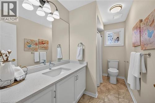 232 Silverbirch Boulevard, Hamilton, ON - Indoor Photo Showing Bathroom