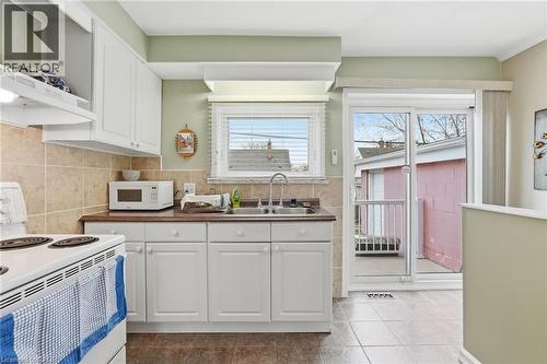 54 Bingham Road, Hamilton, ON - Indoor Photo Showing Kitchen With Double Sink