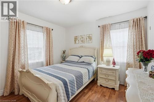 54 Bingham Road, Hamilton, ON - Indoor Photo Showing Bedroom