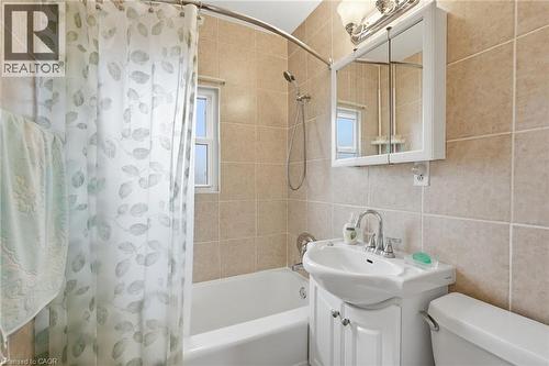 54 Bingham Road, Hamilton, ON - Indoor Photo Showing Bathroom