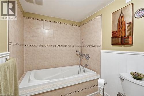 54 Bingham Road, Hamilton, ON - Indoor Photo Showing Bathroom