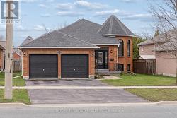 1612 GLENFOREST BOULEVARD  Peterborough (Monaghan Ward 2), ON K9K 2J6