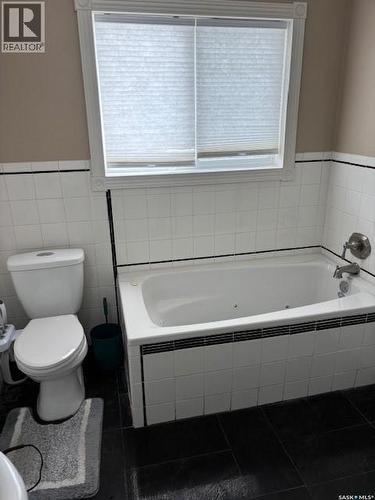 154 Shevchenko Crescent, Canora, SK - Indoor Photo Showing Bathroom
