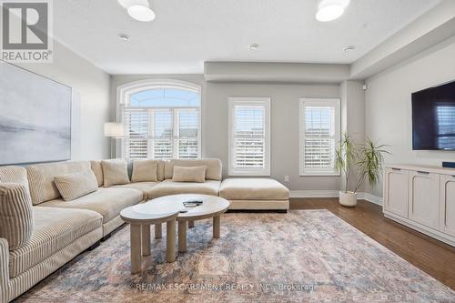 68 - 4823 Thomas Alton Boulevard, Burlington, ON - Indoor Photo Showing Living Room