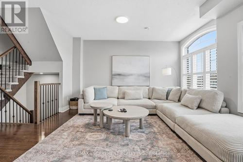 68 - 4823 Thomas Alton Boulevard, Burlington, ON - Indoor Photo Showing Living Room