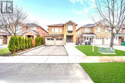 5 FARTHINGALE CRESCENT Brampton, ON L7A 1R3