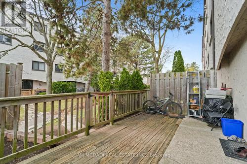 112 - 1050 Falgarwood Drive, Oakville, ON - Outdoor