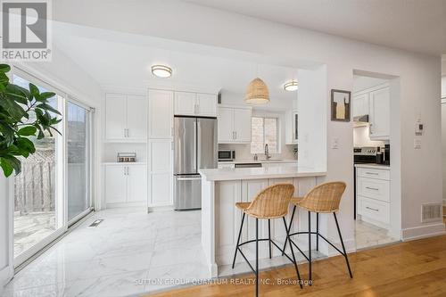 710 Irving Terrace, Milton, ON - Indoor Photo Showing Kitchen