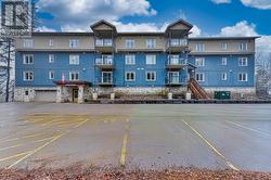 307 - 4 LAKE AVENUE Dysart Et Al, ON K0M 1S0